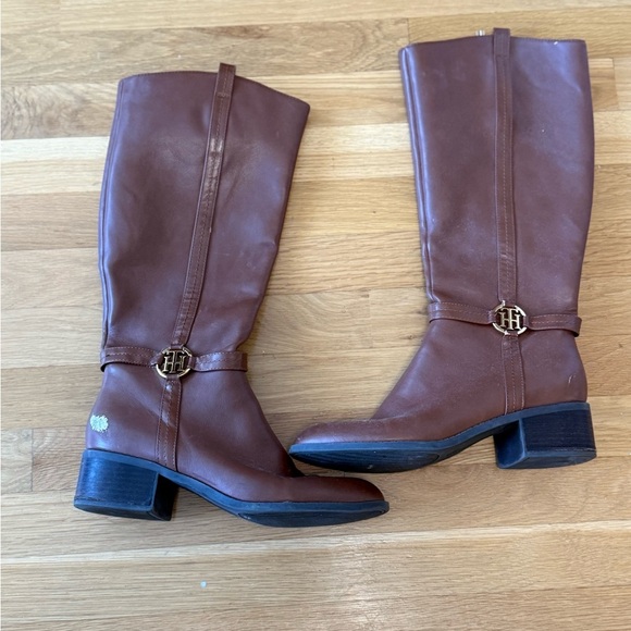 Tommy Hilfiger Shoes - Tommy Hilfiger Caramel brown Knee-High Boots size 9.5 M